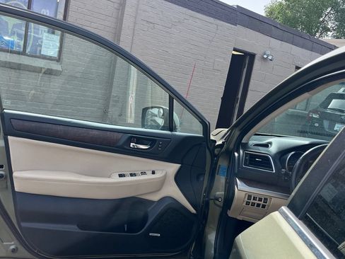 Used 2017 Subaru Outback 2.5i Limited w/ Popular Package #5 AWD/4WD image 10