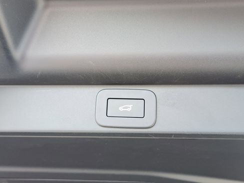 Used 2023 Land Rover Range Rover SE image 38