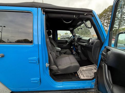 Used 2011 Jeep Wrangler Unlimited Sport image 11