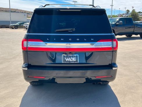 Used 2021 Lincoln Navigator Reserve w/ Luxury Package AWD/4WD image 4