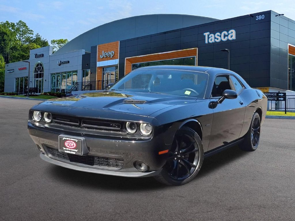 Used 2018 Dodge Challenger R/T w/ Blacktop Package RWD image 3