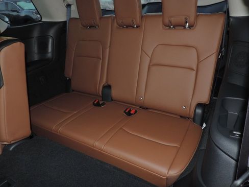 New 2025 Nissan Pathfinder Platinum w/ Cargo Package image 21