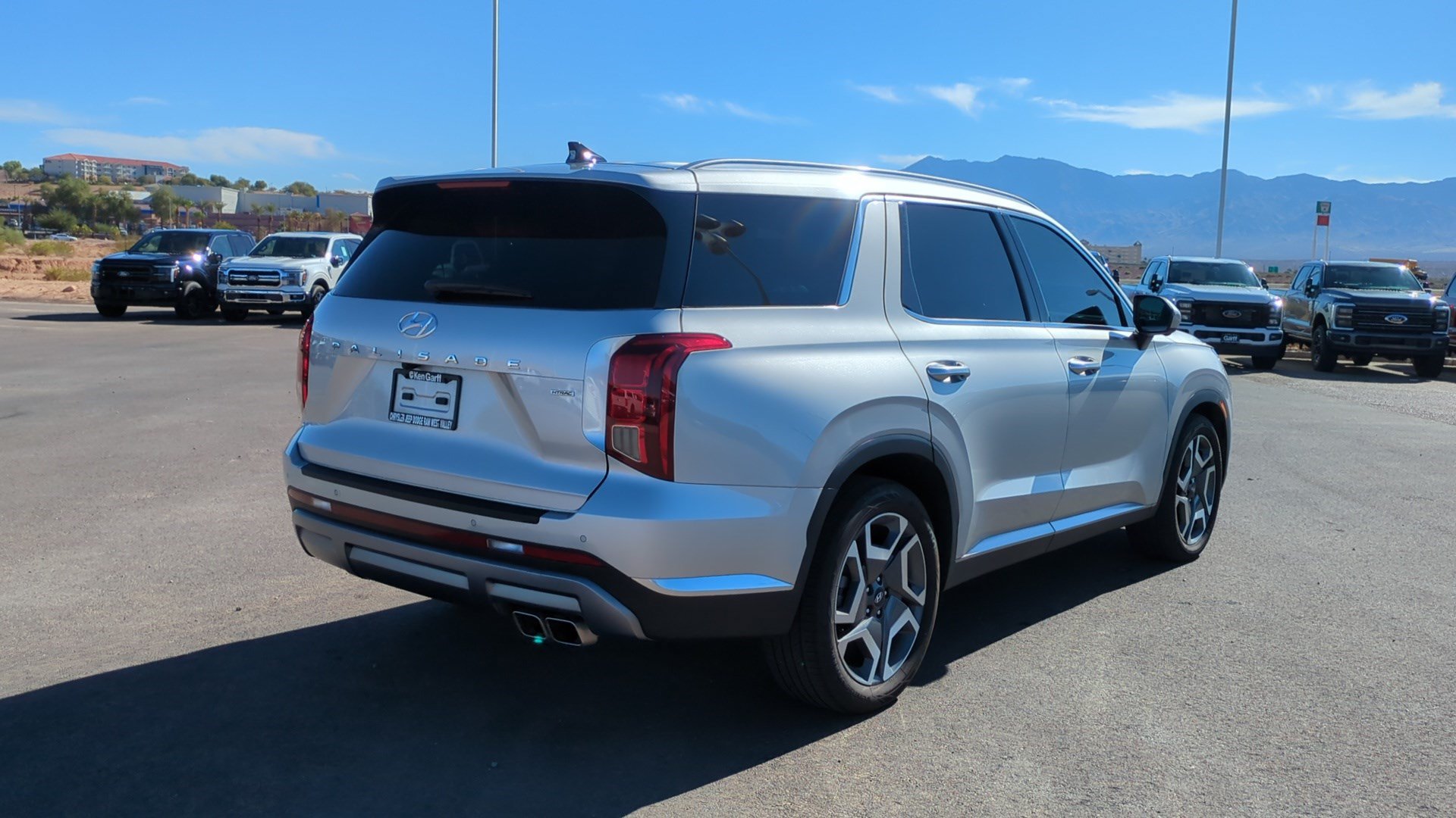 Used 2025 Hyundai Palisade Limited AWD/4WD image 3