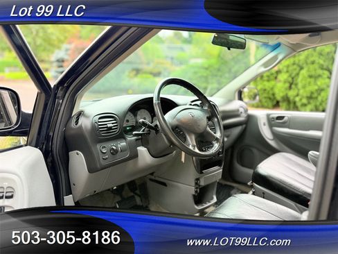 Used 2005 Dodge Grand Caravan SXT image 28
