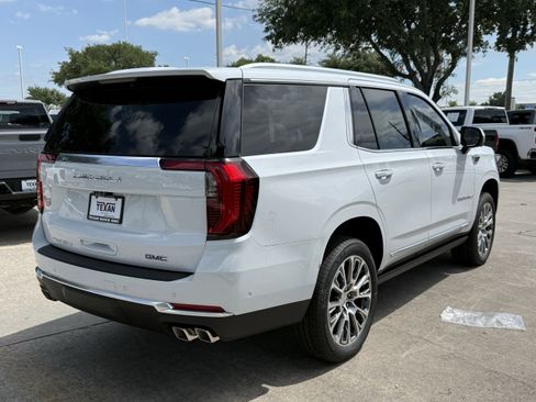 New 2026 GMC Yukon Denali w/ Denali Reserve Package AWD/4WD image 5