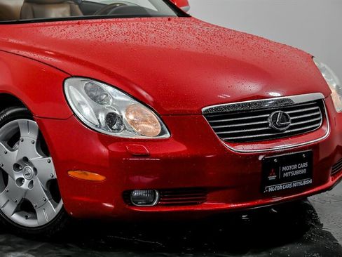 Used 2005 Lexus SC 430 Convertible RWD image 2