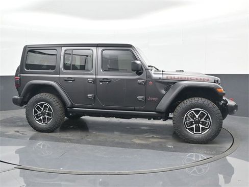 Used 2024 Jeep Wrangler Unlimited Rubicon w/ Technology Group image 5