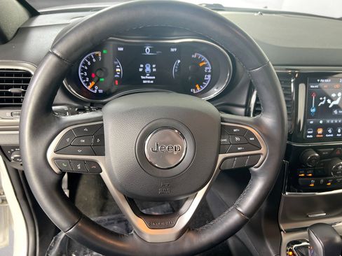 Used 2022 Jeep Grand Cherokee Limited image 11