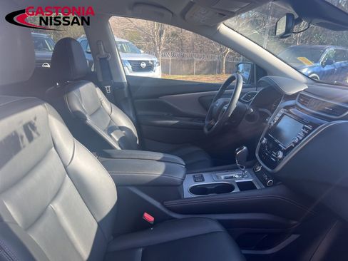 Used 2024 Nissan Murano SV image 23