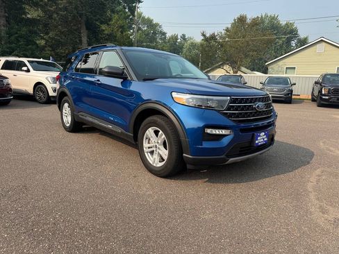 Certified 2021 Ford Explorer XLT w/ Equipment Group 202A AWD/4WD image 2