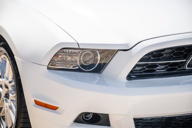 Used 2013 Ford Mustang Premium RWD image 39