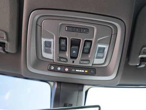 Used 2020 GMC Sierra 3500 Denali w/ Denali Ultimate Package AWD/4WD image 32