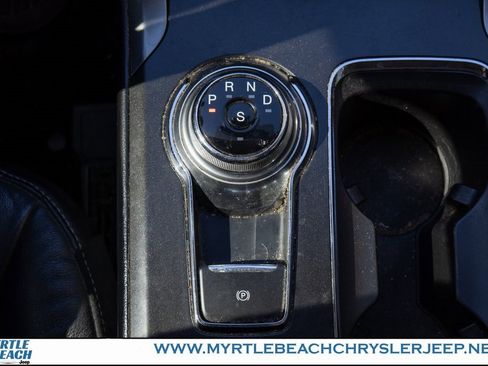 Used 2017 Ford Fusion SE w/ Fusion SE Technology Package image 24