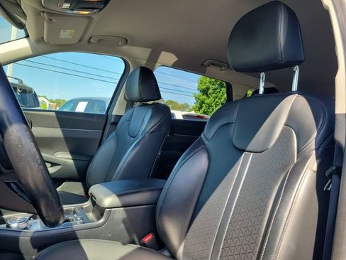 Certified 2023 Kia Sorento EX AWD/4WD image 15