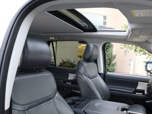 Used 2025 Ford Expedition Active AWD/4WD image 10