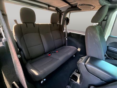 Used 2022 Jeep Wrangler Sport AWD/4WD image 19
