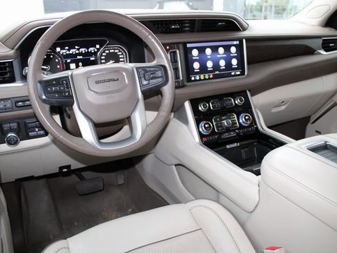 Used 2021 GMC Yukon Denali image 5