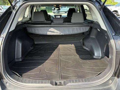 Used 2021 Toyota RAV4 XLE AWD/4WD image 16