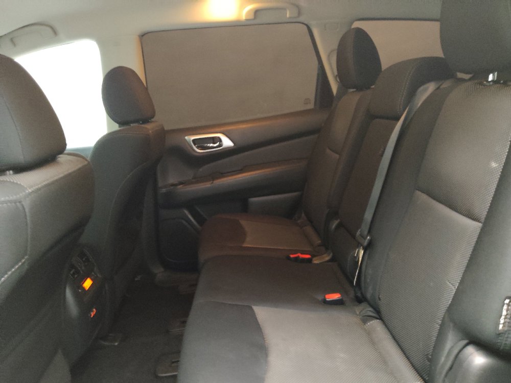 Used 2019 Nissan Pathfinder S FWD image 18