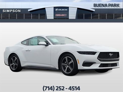 Used 2025 Ford Mustang Coupe image 1