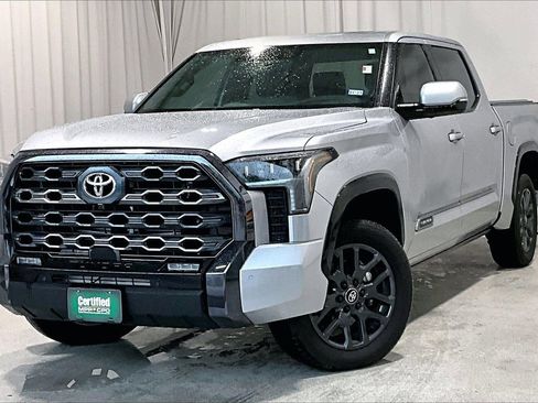 Used 2025 Toyota Tundra Platinum AWD/4WD image 2