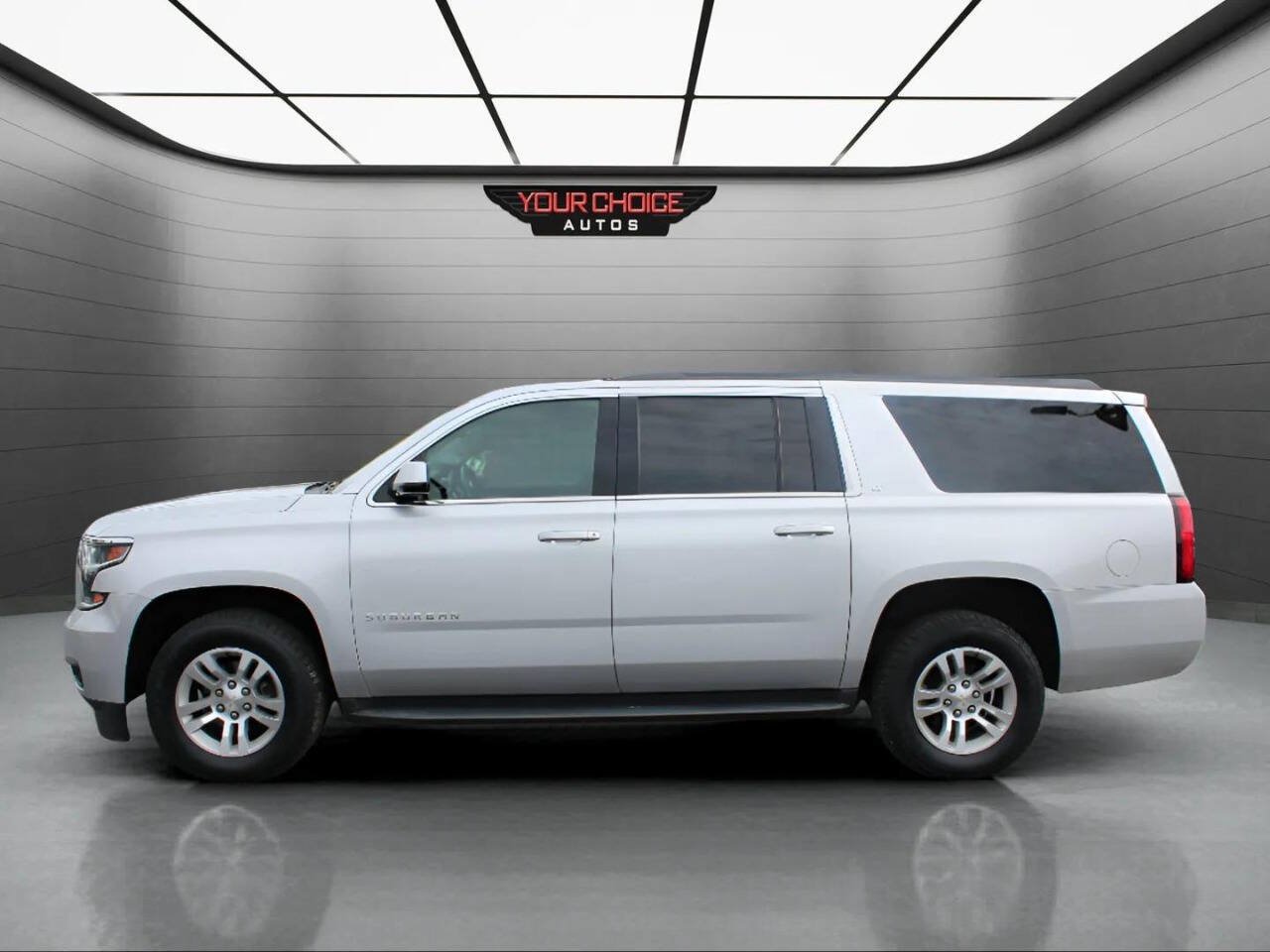 Used 2017 Chevrolet Suburban LT AWD/4WD image 2