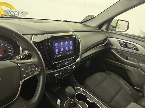 Used 2022 Chevrolet Traverse LT FWD image 23