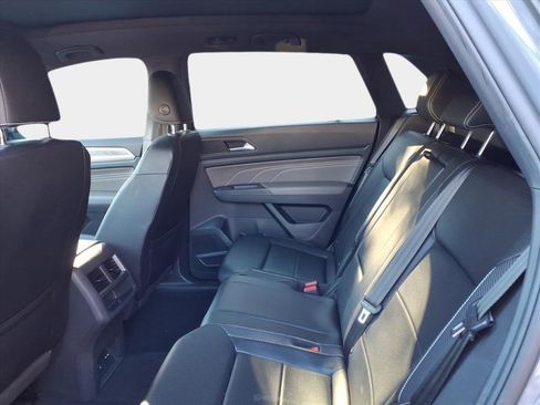 Used 2021 Volkswagen Atlas Cross Sport SE image 10