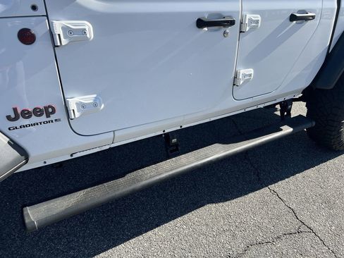 Used 2023 Jeep Gladiator Rubicon w/ LED Lighting Group image 38