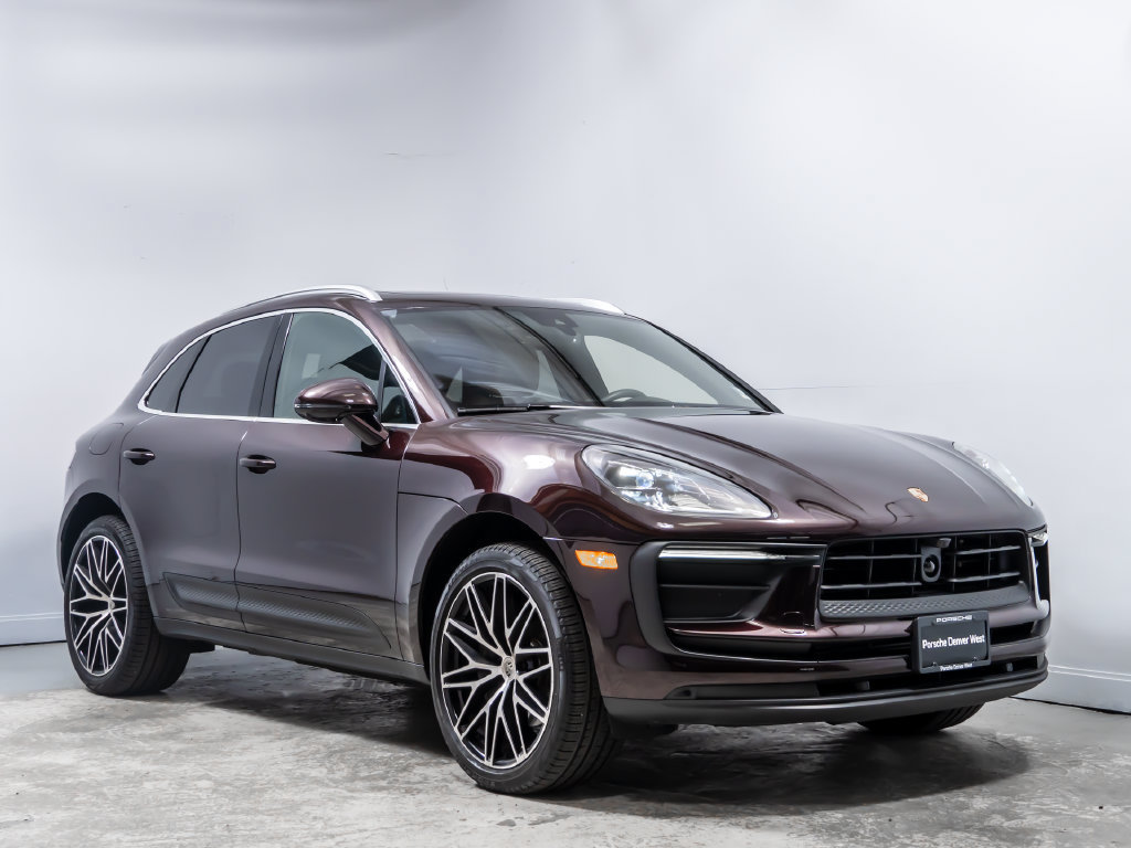 Used 2026 Porsche Macan AWD/4WD image 9