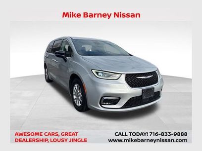 Used 2024 Chrysler Pacifica Touring-L