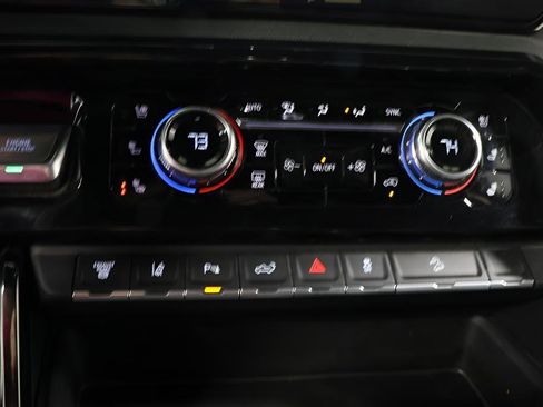 Used 2025 GMC Sierra 2500 AT4 w/ AT4 Premium Plus Package image 9