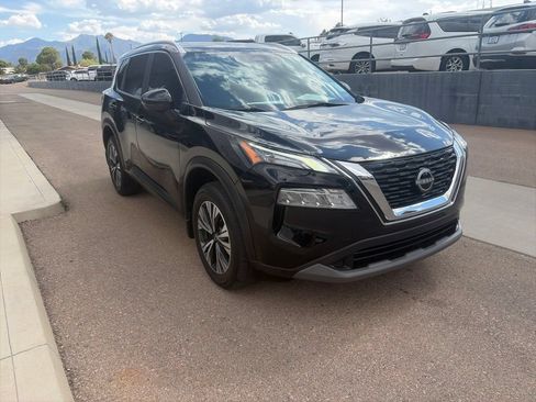 Used 2023 Nissan Rogue SV w/ SV Premium Package FWD image 3