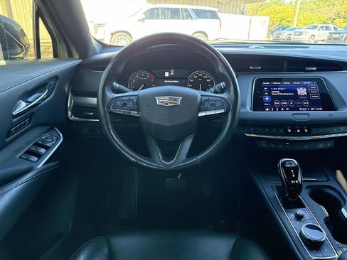 Used 2021 Cadillac XT4 Premium Luxury w/ Enhanced Visibility Package image 17