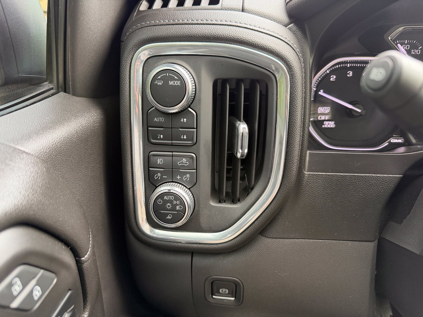 Used 2021 GMC Sierra 1500 SLT w/ SLT Premium Plus Package AWD/4WD image 12