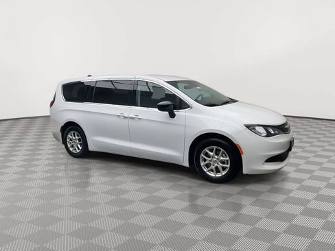 Used 2024 Chrysler Voyager LX FWD image 39