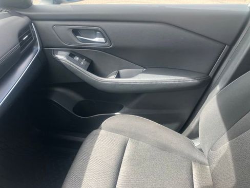 Used 2025 Nissan Rogue SV AWD/4WD image 9