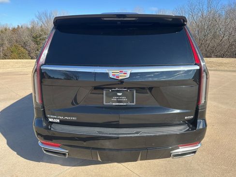 Used 2023 Cadillac Escalade ESV Premium Luxury image 4