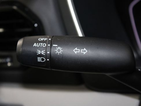 Used 2023 Honda Pilot LX image 37