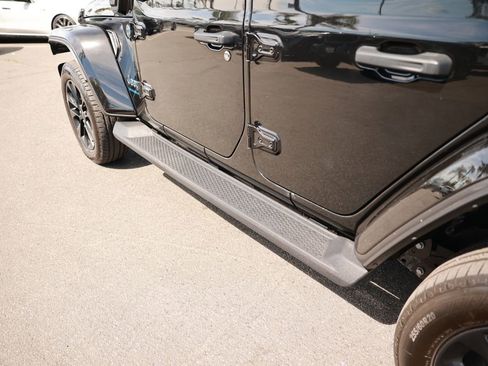 Used 2025 Jeep Wrangler Unlimited Sahara image 14