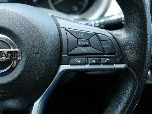 Used 2019 Nissan Kicks SV FWD image 24
