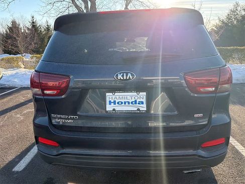 Used 2019 Kia Sorento LX image 5