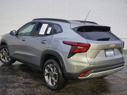 Certified 2025 Chevrolet Trax LT w/ LT Convenience Package image 7