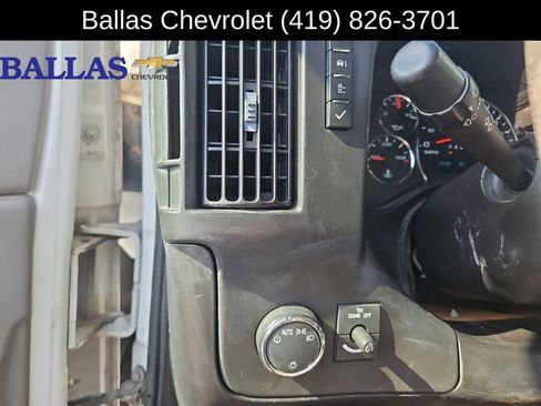Used 2018 Chevrolet Express 2500 w/ Driver Convenience Package RWD image 17