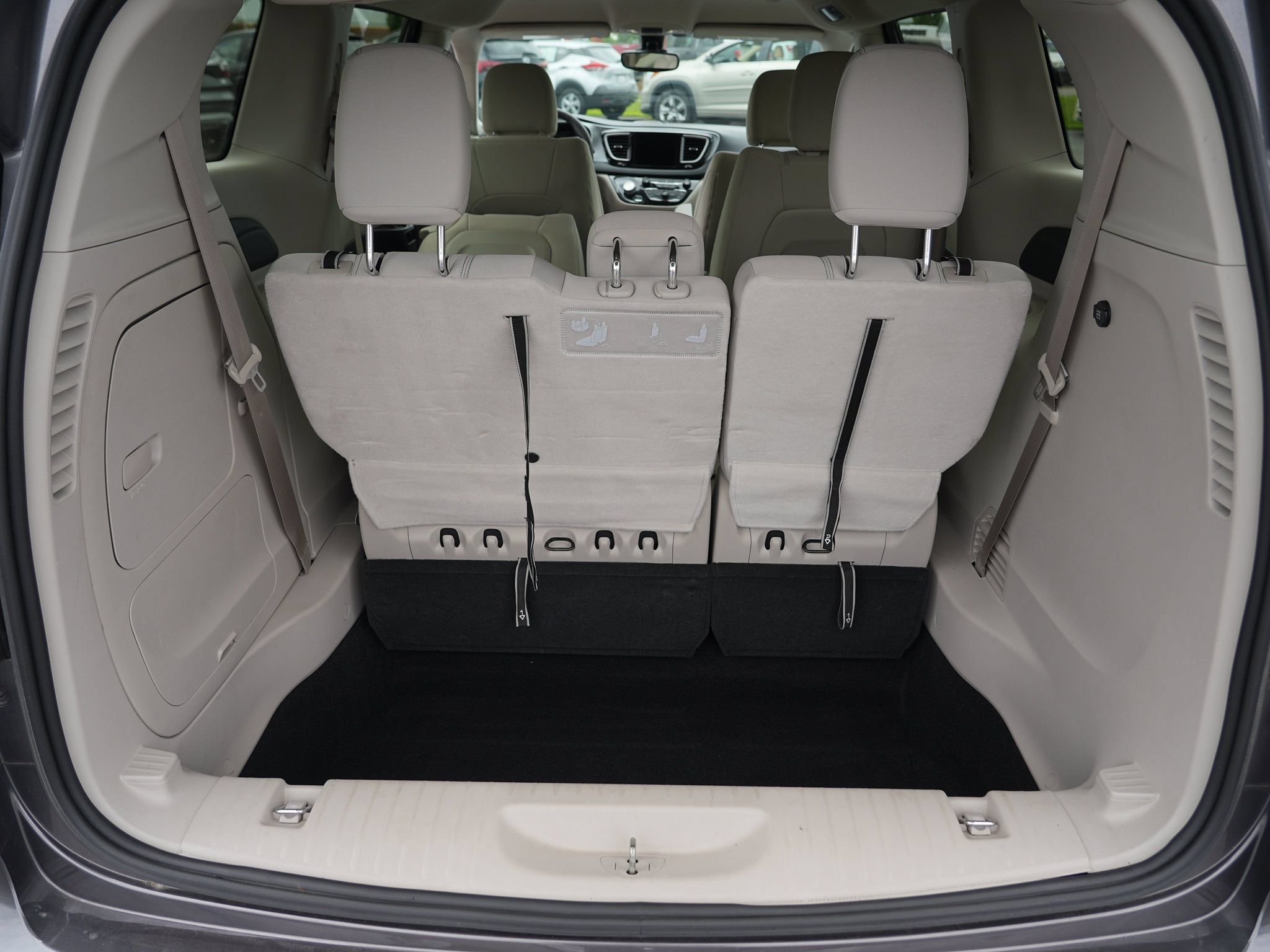 Used 2017 Chrysler Pacifica Touring Plus FWD image 27