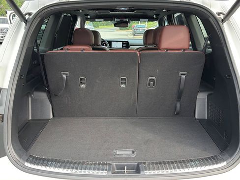 Used 2024 Kia Telluride SX w/ Towing Package FWD image 36
