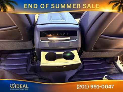 Used 2022 Cadillac Escalade ESV Premium Luxury AWD/4WD image 22