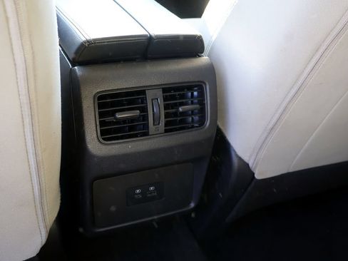 Used 2023 Nissan Rogue SV AWD/4WD image 14