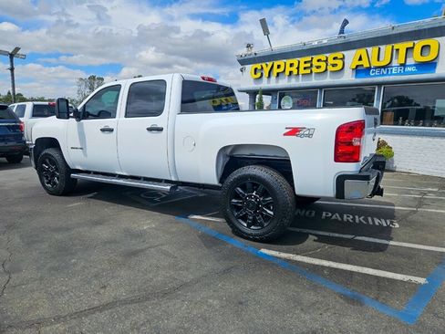 Used 2014 Chevrolet Silverado 2500 LT w/ Interior Plus Package AWD/4WD image 3