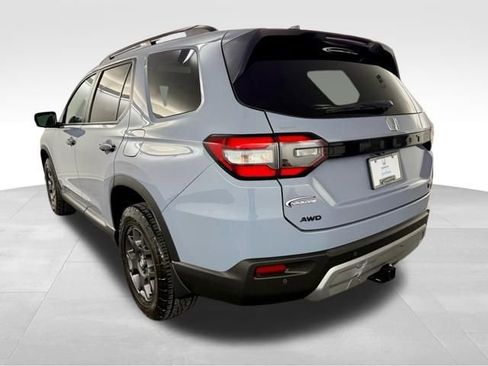 Certified 2025 Honda Pilot TrailSport image 6